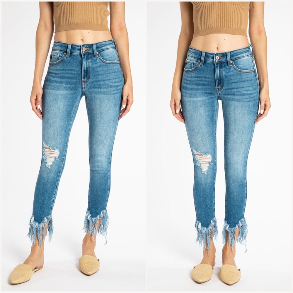 Frayed Ankle Light Wash Jeans - Picture 5 of 7